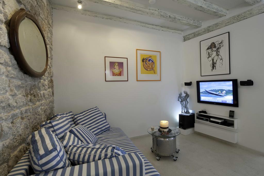 Apartment Whooart Komiža Exteriör bild
